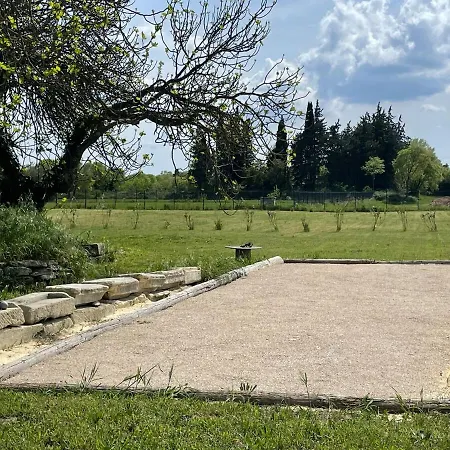Un Havre De Paix Aux Portes D'uzes